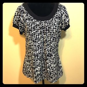 🌸 Van Heusen Women’s Black/White Geometric Top